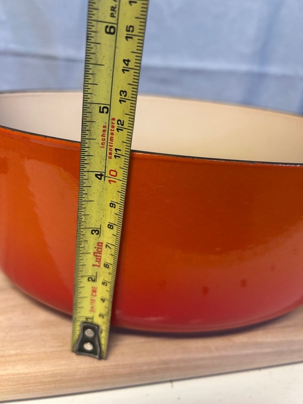 LE CREUSET Orange Enameled Cast Cooking Dutch Oven - Bright Orange no lid - Picture 7 of 7